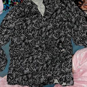 Black and white design long sleeve vintage shirt “apt9” size l